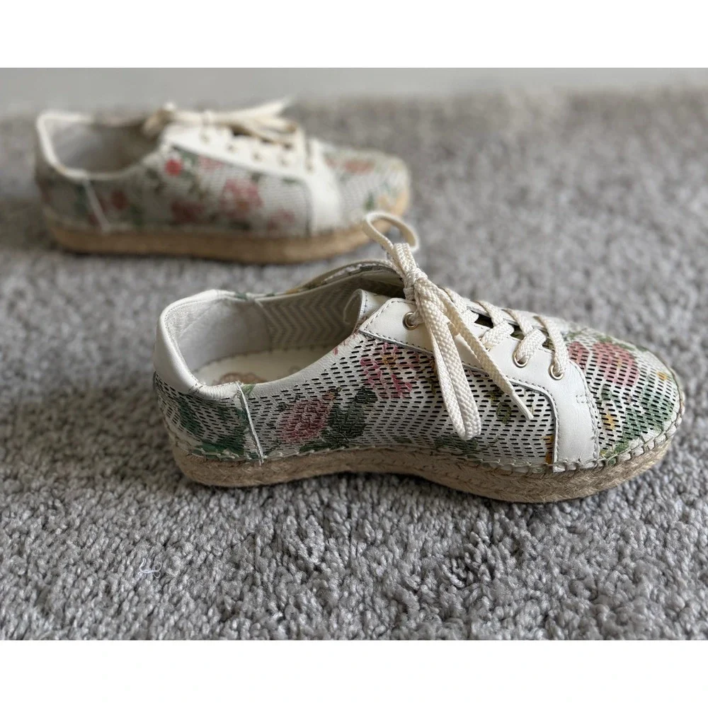 Vince Camuto Floral Perforated Leather Espadrille Platform Sneakers White 7.5